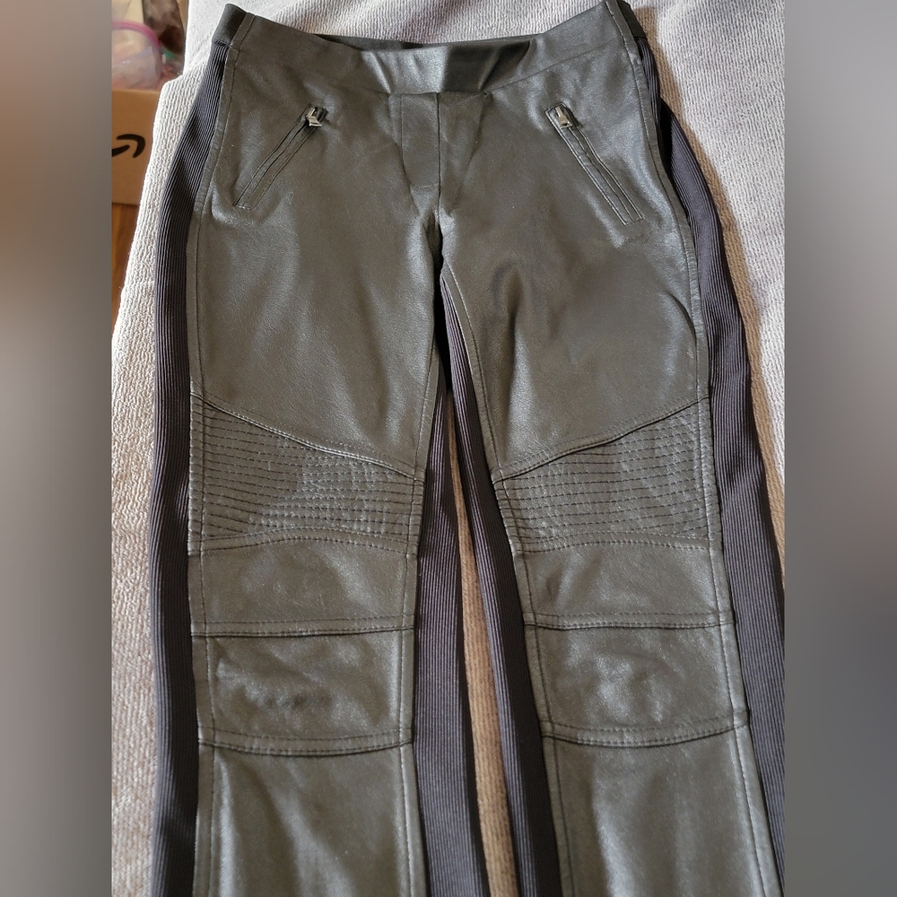 BCBGMaxAzria "Khalin" Women's Sz XS Black Leggings with Zipper Detail LIKE NEW - Picture 13 of 16